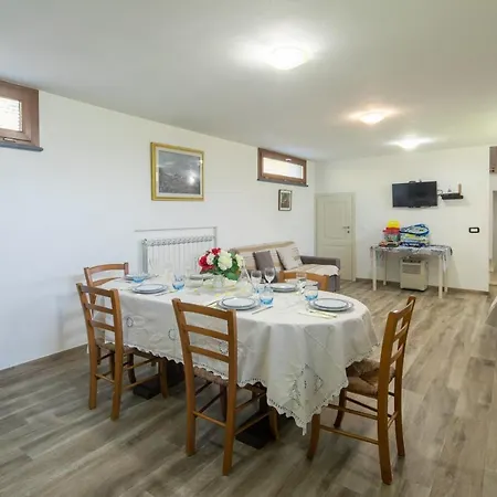 아파트 Modern With 2 Bedrooms Casa Perla By Vacavilla 카마이오레