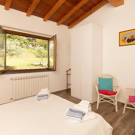 Modern With 2 Bedrooms Casa Perla By Vacavilla Apartment Camaiore